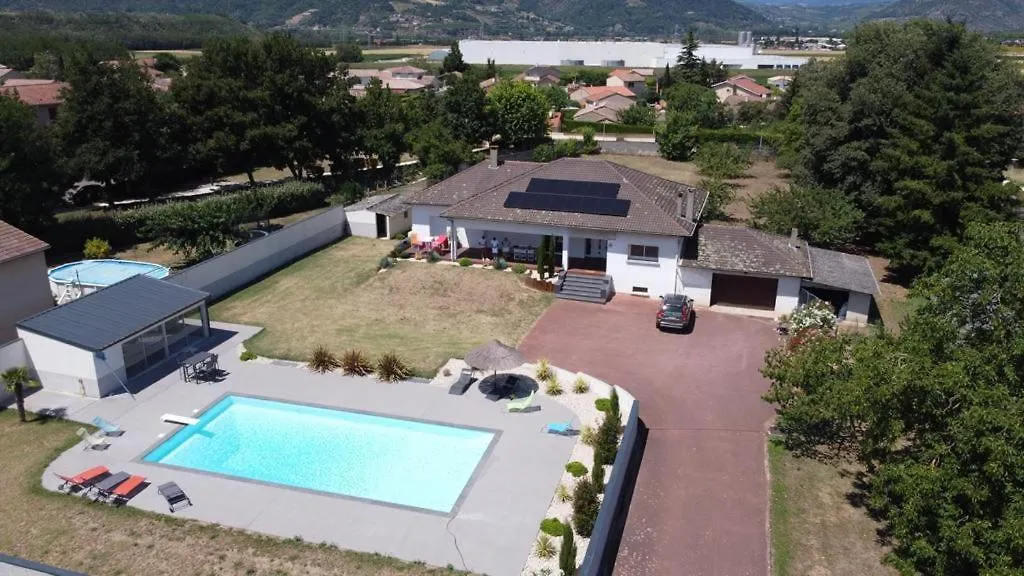 Chez Anne Marie Gite la volière Beausemblant